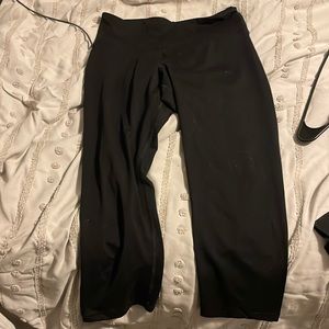 7/8 black leggings from old navy size L
